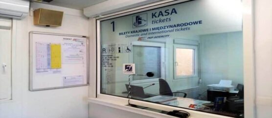 Dworzec Z Kontenerow Kasa Biletowa